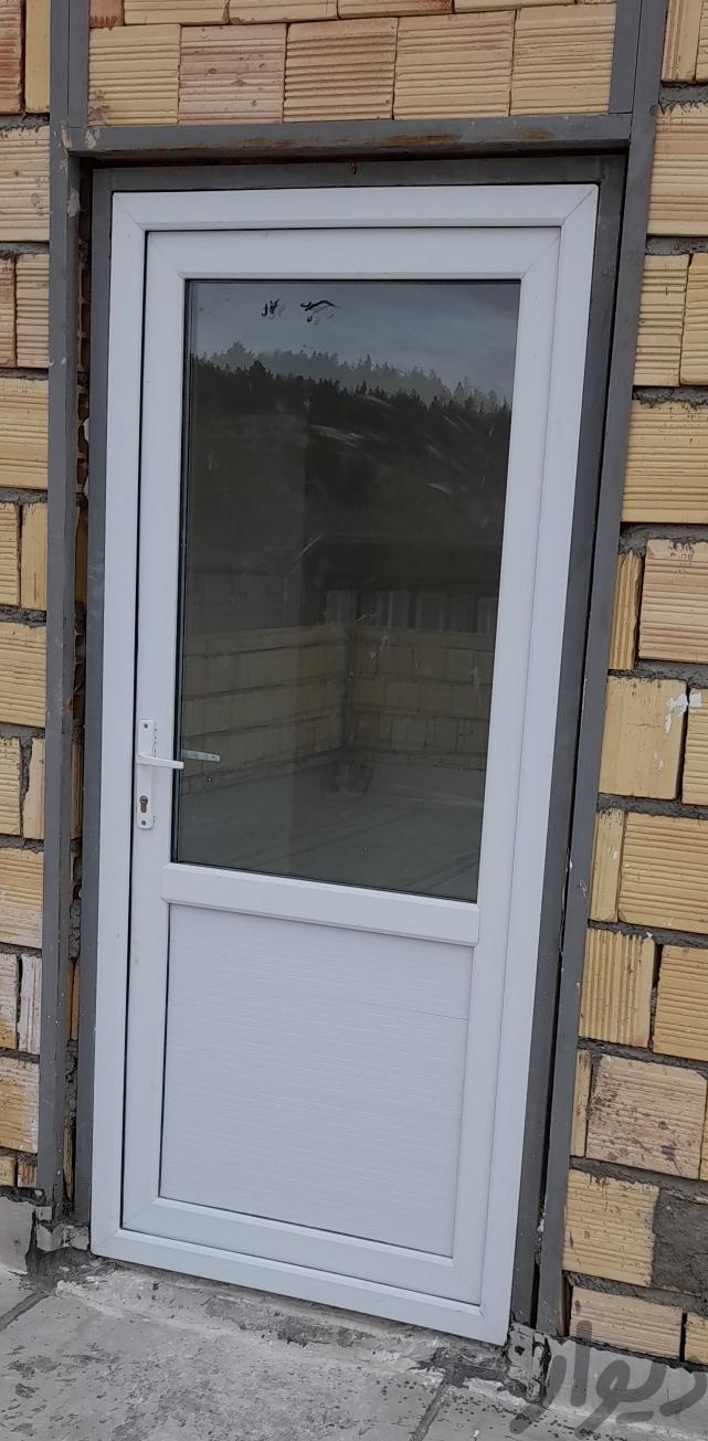 درب و پنجره دوجداره upvc